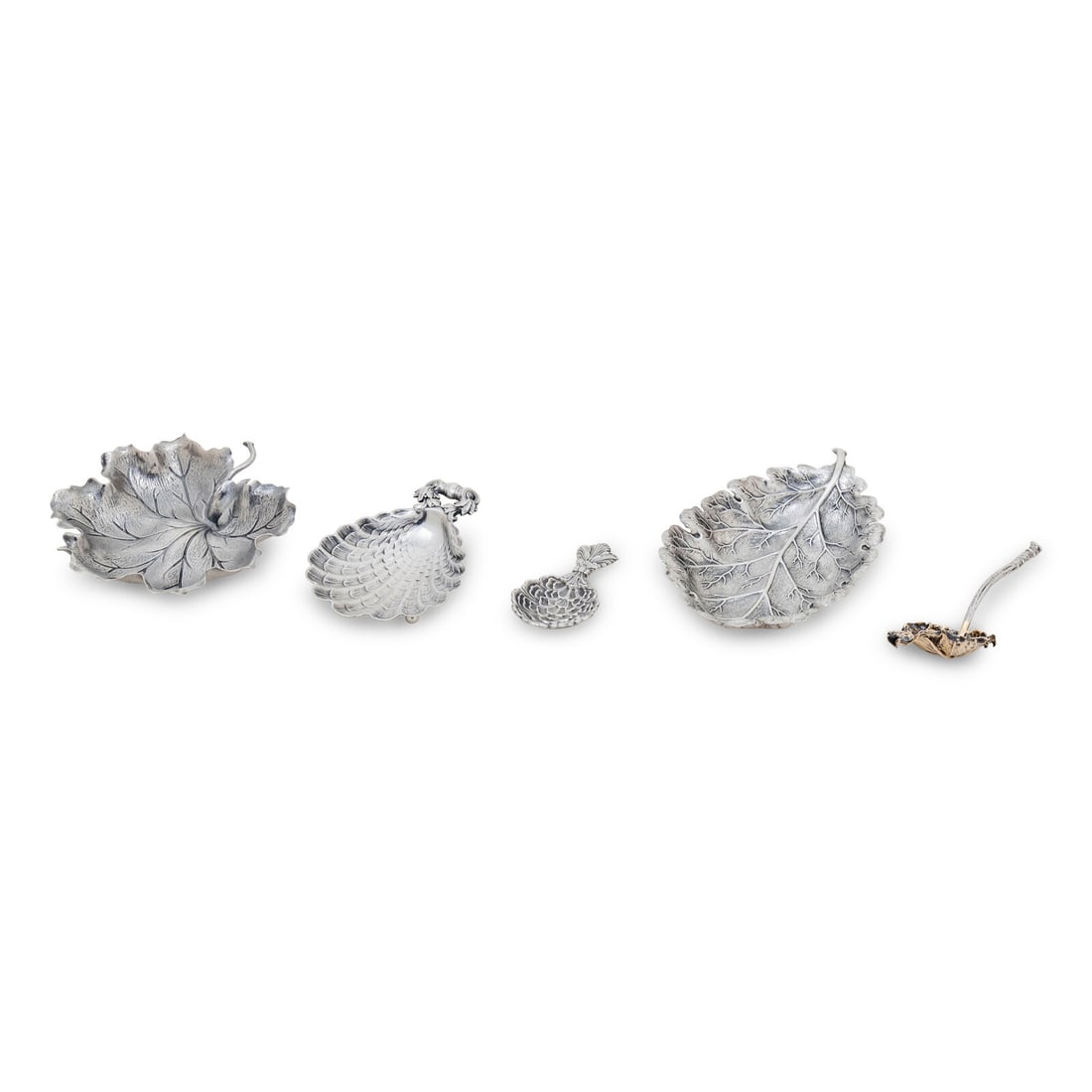 A Group of Five Buccellati Silver Articles: A Group of Five Buccellati Silver Articles 20th Century each marked for Sterling 7 ozt 12 dwt gross Width of largest 5 1/2 inches. This lot is located in Chicago.