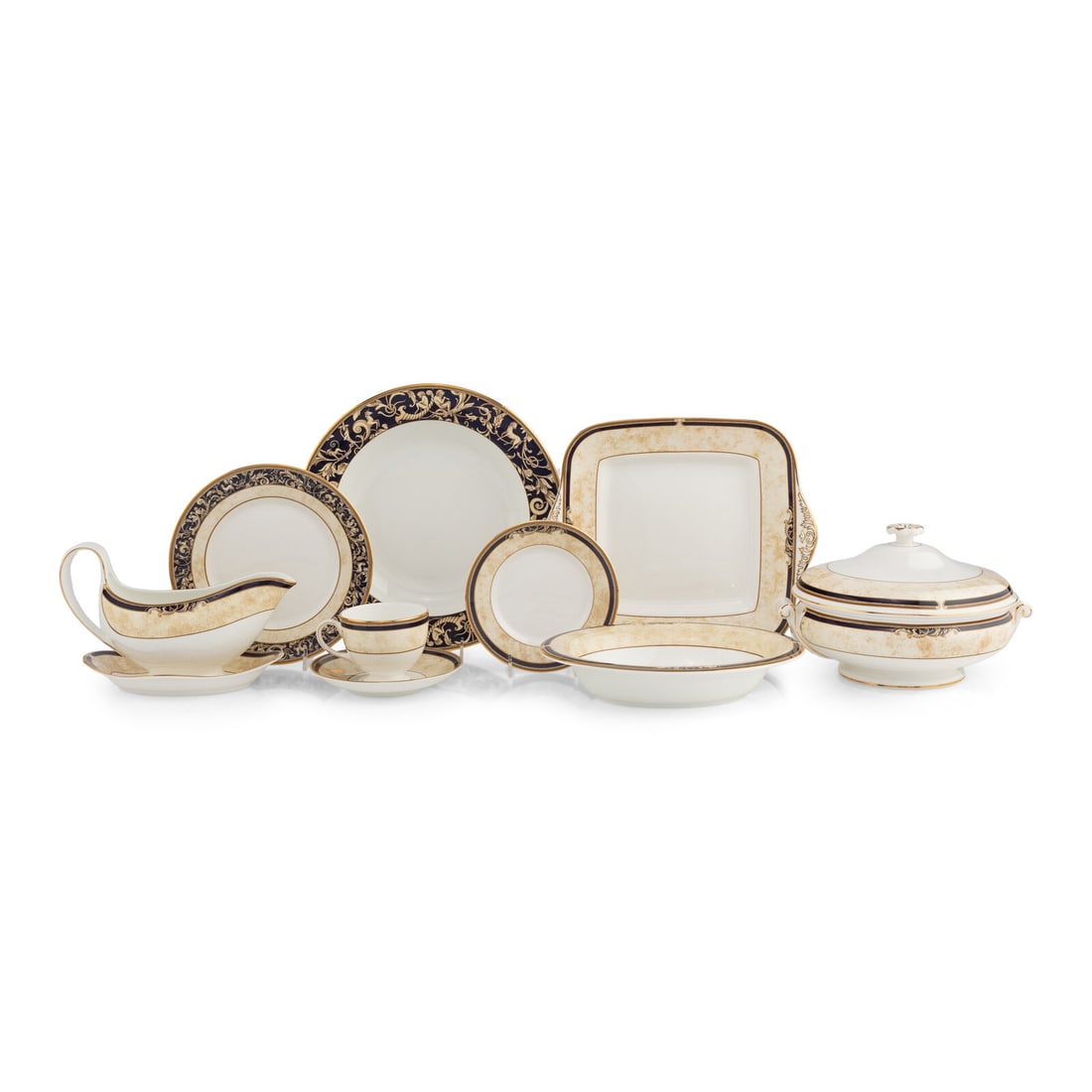 A Wedgwood Cornucopia Porcelain Dinner Service (1 of 3)