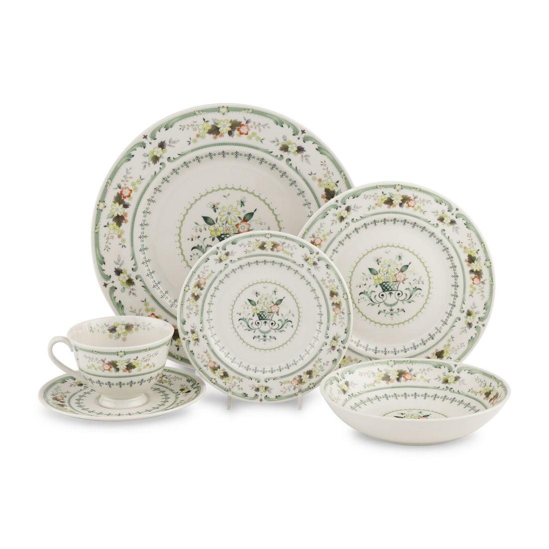 A Royal Doulton Porcelain Dinner Service (1 of 4)