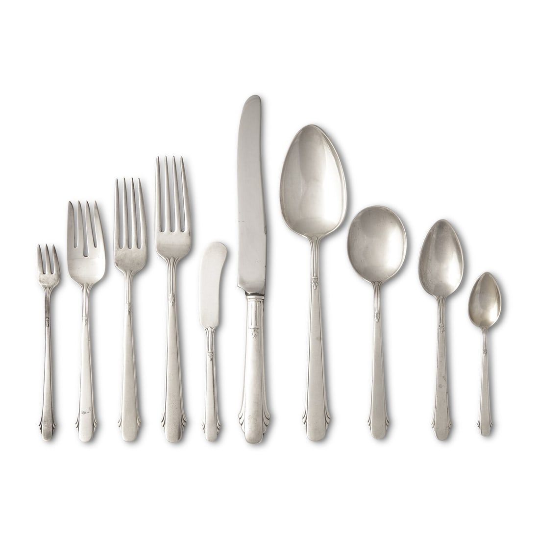 An American Silver Flatware Service: An American Silver Flatware Service Gorham Mfg. Co., Providence, RI, 20th Century comprising: 6 dinner forks 5 luncheon forks 6 salad forks 6 dinner knives 2 serving spoons 3 soup spoons 2 dessert spo