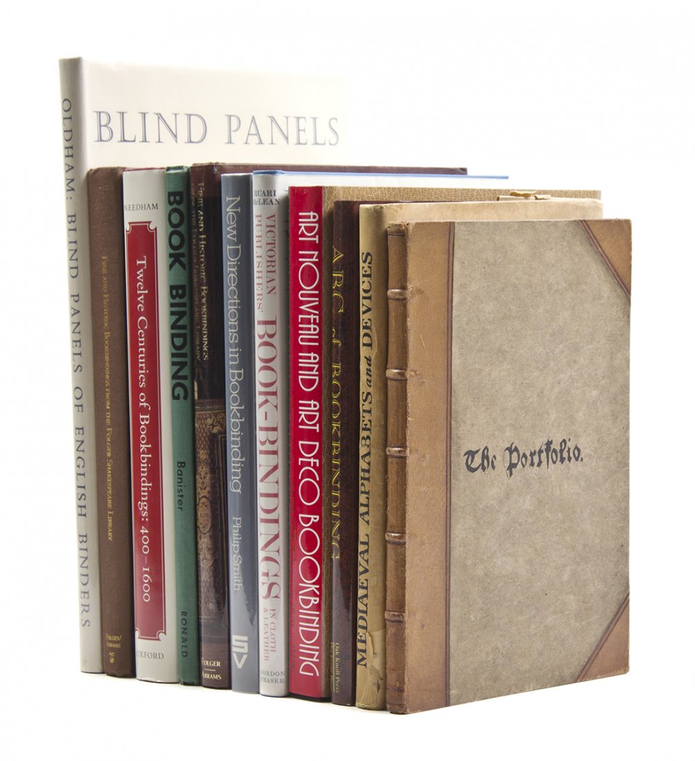 (BOOKS ON BOOKS, BINDING) A group of 11 folio and: (BOOKS ON BOOKS, BINDING) A group of books pertaining to bookbinding, including ABC of Bookbinding. By Jane Greenfield. (New York:) Oak Knoll Press, (1998). New Directions in Bookbinding. By Philip Sm