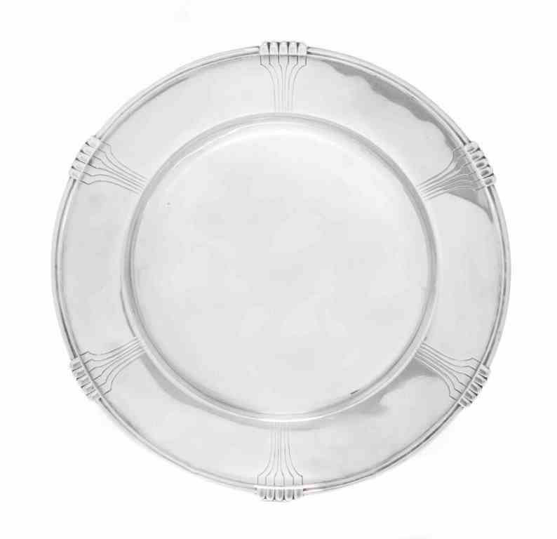 An English Silver Tazza, Mappin & Webb, Sheffield,: An English Silver Tazza, Mappin & Webb, Sheffield, 1940, circular, the border and rim with incised bands terminating in lobes at intervals, raised on a short stepped foot, marked on underside of bowl;