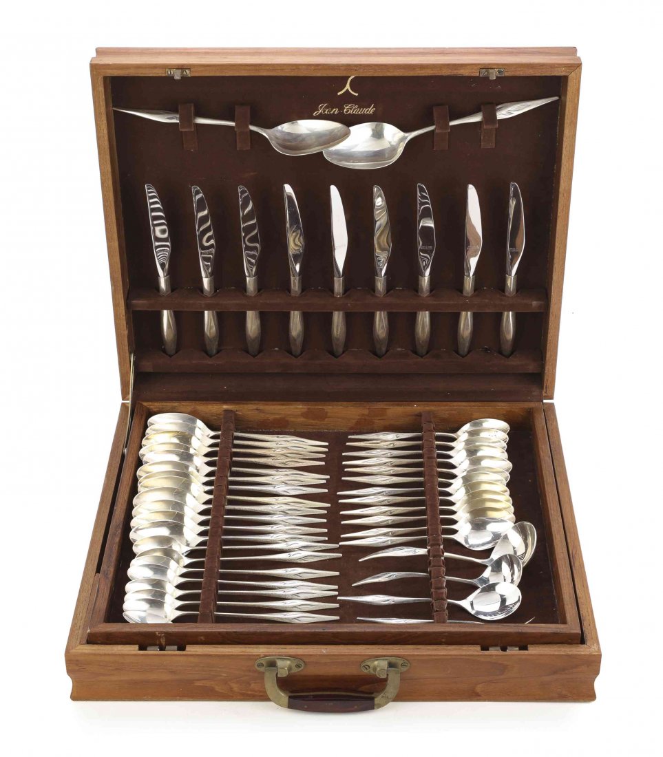 An American Silver Flatware Service, Wallace: An American Silver Flatware Service, Wallace Silversmiths, Wallingford, CT, Mid 20th Century, Dawn Mist pattern, comprising, 14 dinner knives 12 dinner forks 12 salad forks 12 teaspoons 12 tablespoons