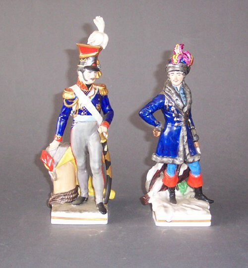 PAIR OF PORCELAIN MILITARY FIGURES