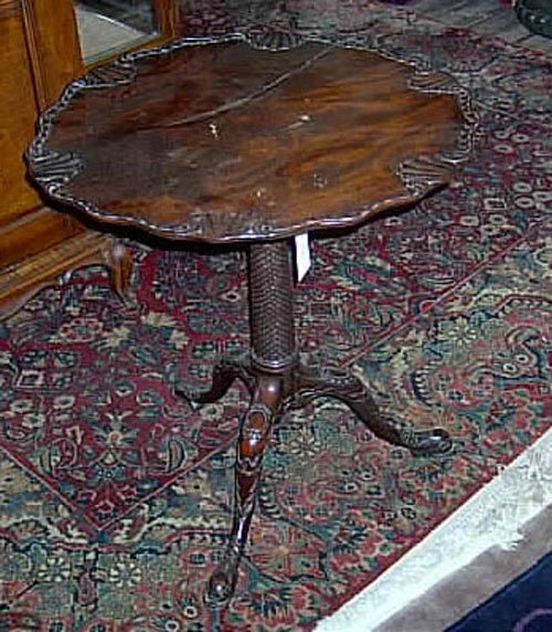 GEORGE III STYLE MAHOGANY TILT TOP BIRDC