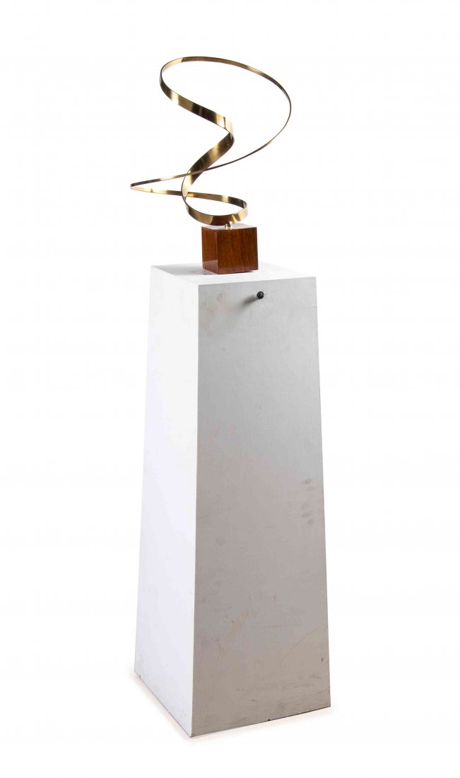 Robert Perless, (American, b. 1938), Abstract Kinetic: Robert Perless (American, b. 1938) Abstract Kinetic Sculpture brass on wooden base with motor Height: 19 1/2 inches.