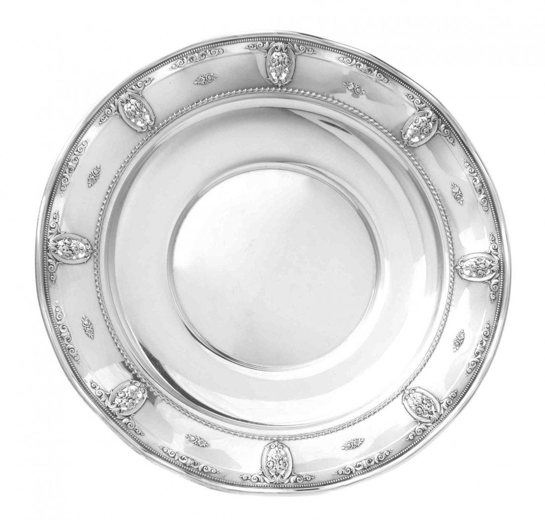 An American Silver Platter, Wallace Silversmiths,: An American Silver Platter Wallace Silversmiths, Wallingford, CT, Circa 1935 Rose Point pattern, circular with undulating border, the border chased and pierced with clusters of flowers in oval reserve