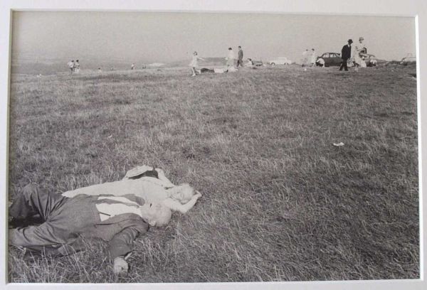 1 piece. (Orig. Photograph.) Davidson, Bruce. Eng: 1 piece. (Orig. Photograph.) Davidson, Bruce. England." 1960. Gelatin silver print, 7 7/8 x 11 7/8 inches; 200 x 300 mm, margins. Signed, titled & dated in pencil on verso by Bruce Davidson. Clean."