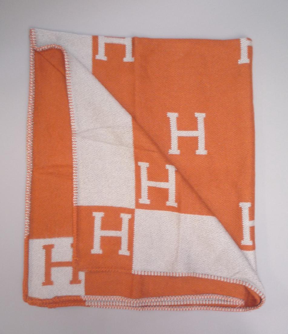 HERMES Paris PLAID en laine et cachemire "H " dans les (1 of 3)