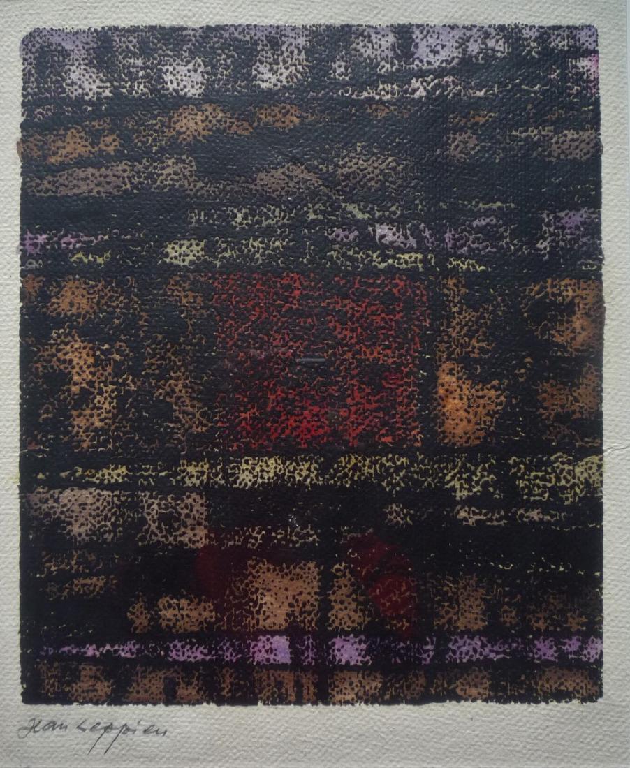 Jean LEPPIEN (1910-1991) : Jean LEPPIEN (1910-1991) Sans titre, c.1960 Monotype, encre noire, rouge et violine Signé en bas à gauche et numéroté XCVII/60 au dos 38,5 x 31,5 cm (à vue)