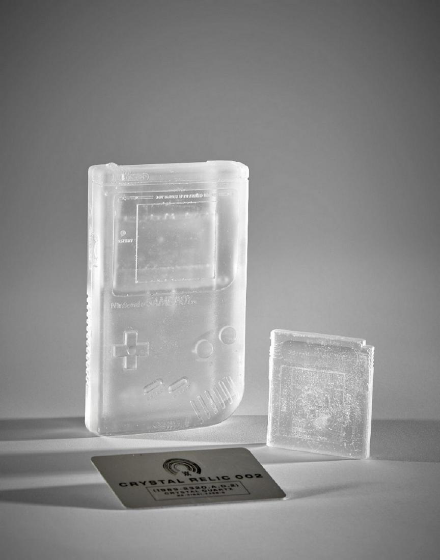 Daniel ARSHAM (Américain - Né en 1980): Daniel ARSHAM (Américain - Né en 1980)Crystal Relic 002 Game Boy - 2019RésineSignée et numérotée sur 500 exemplairesDans sa boîte d'origine