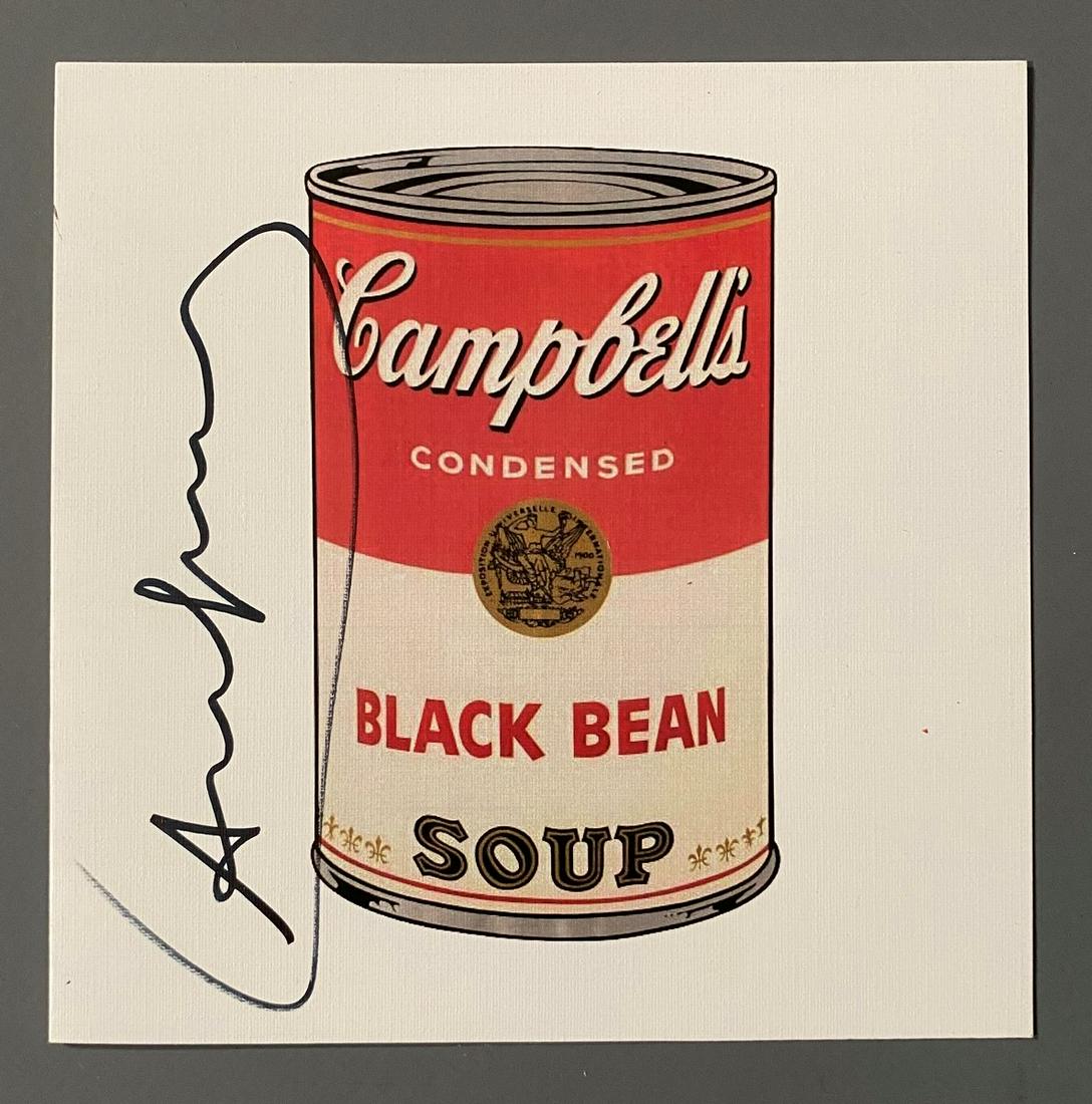 Andy WARHOL (1928-1987), Attribué à: Andy WARHOL (1928-1987), Attribué à « Campbell’s Black Bean Soup ». 1981. Sérigraphie en couleur sur carte d'invitation à l'exposition rétrospective "A print r