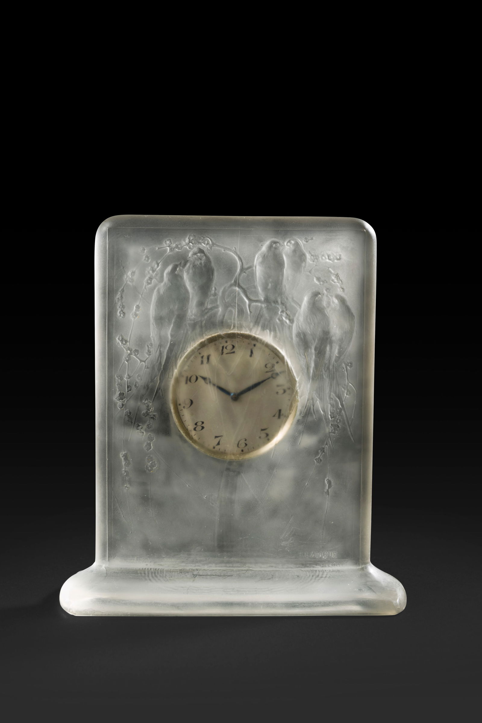 RENE LALIQUE (FRANÇAIS, 1860-1945) Pendulette « SIX HIRONDELLES PERCHEES ». (1 of 1)