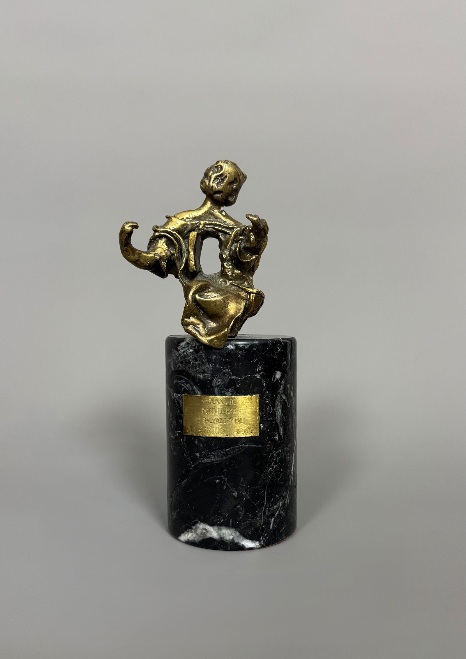 Salvador DALI (1904-1989) « Madonne de Port Lligat ». (1 of 5)