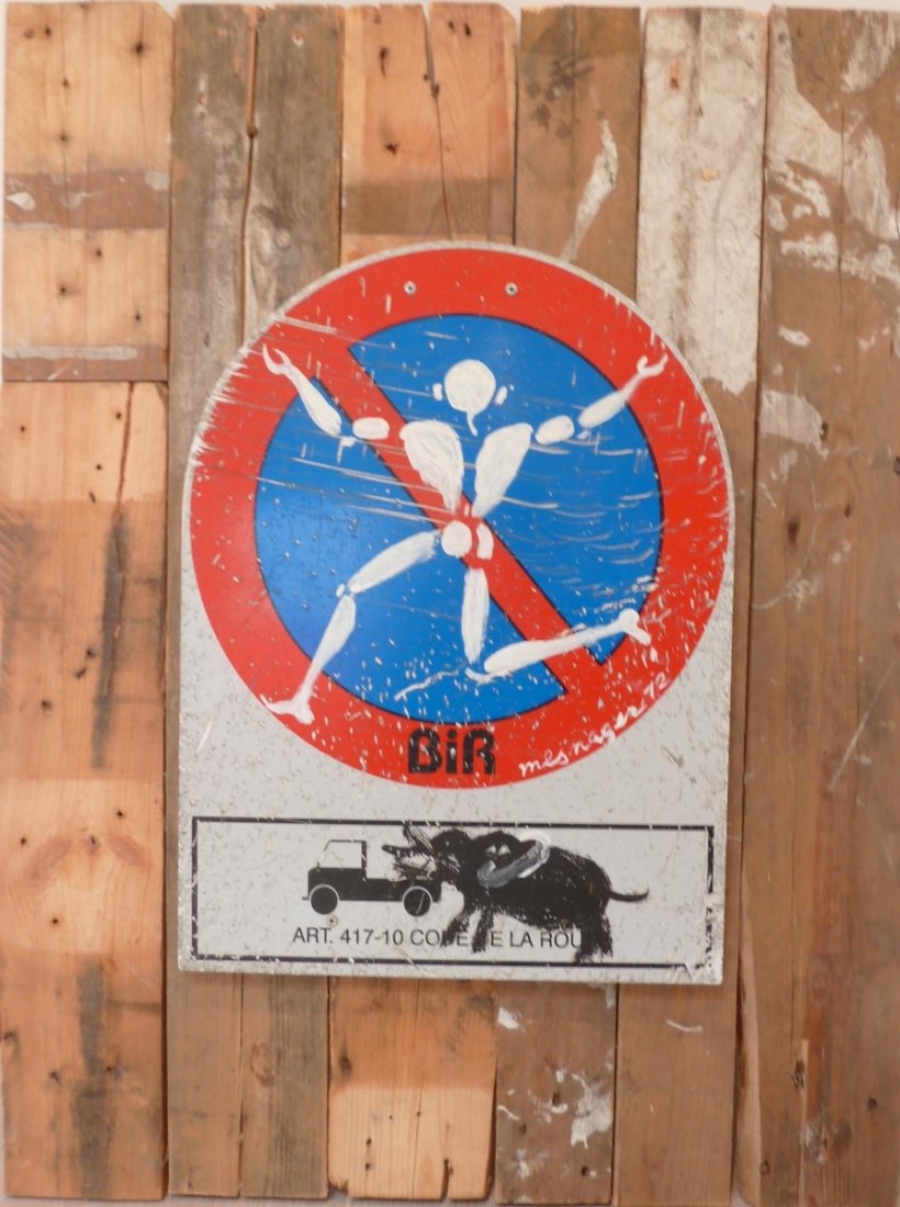 Jérôme MESNAGER (Né en 1961): Jérôme MESNAGER (Né en 1961).Sans titre , 1972.Peinture et panneau de signalisation en tôle sur panneaux de bois , signée et datée en bas à droite.100 x 70 cm