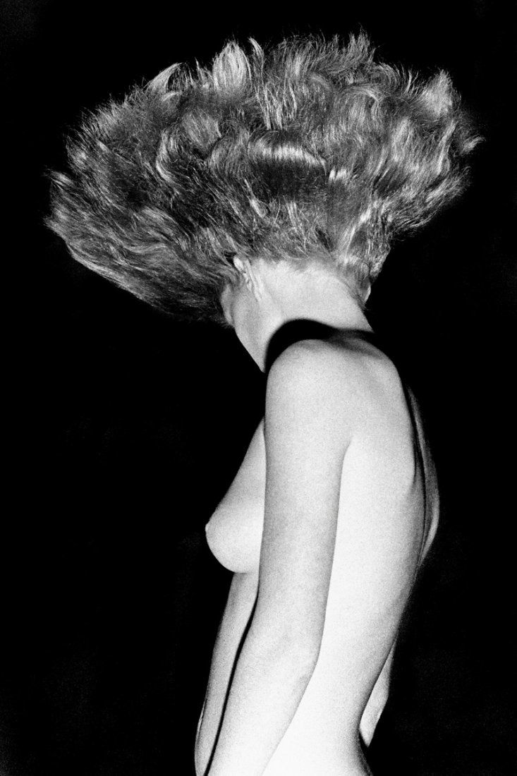 Claude GUILLAUMIN (Né en 1941): Claude GUILLAUMIN (Né en 1941).Robyn.Tirage argentique contrecollé sur aluminium, signé et numéroté 1/6.Tampons Claude Guillaumin ,Galerie Grace Radziwill.96,5 x 63,5 cm