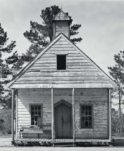 EVANS, WALKER (1903-1975) Portfolio entitled ": EVANS, WALKER (1903-1975) Portfolio entitled "Walker Evans: 14 Photographs" containing 14 of his most celebrated images. With an introduction by Robert Penn Warren. Silver contact prints, 7 1/2x9 1/2