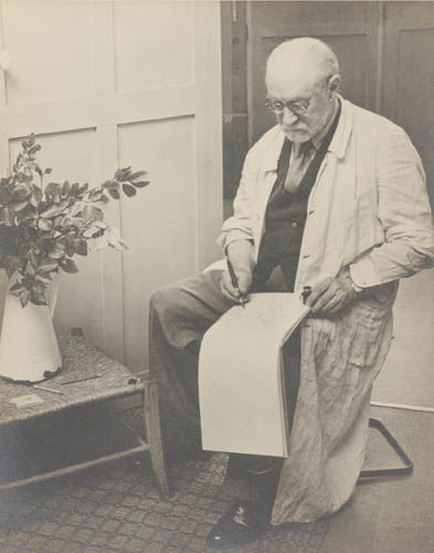 BRASSAI (1899-1984) Matisse sketching.: BRASSAI (1899-1984) Matisse sketching. Silver print, 11 1/4x9 inches.1944 with--Hommage, no. 2. Illustrated with 8 reproductions of Matisse's sketches. 4to, printed self-wrappers, inexpert tape repair