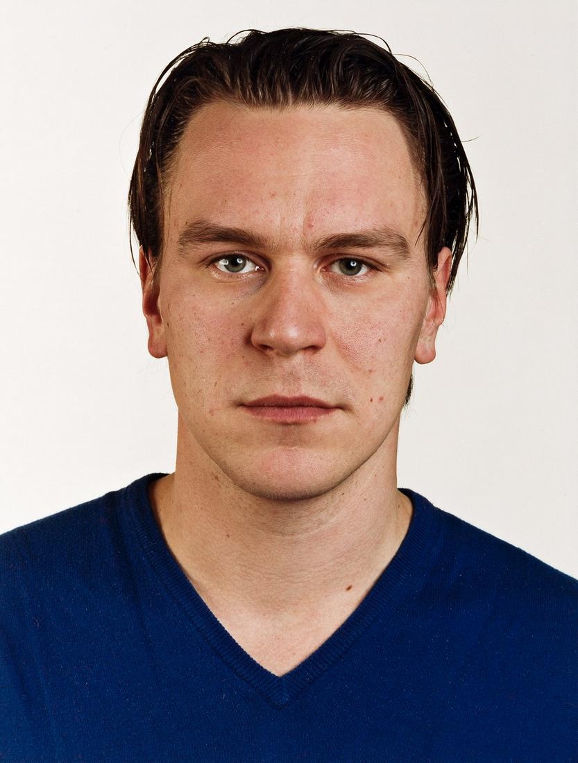 THOMAS RUFF Ohne Titel.: THOMAS RUFF Ohne Titel. C-print, 1999-2000. 220x170 mm; 8½x¾ inches, full margins. Signed, titled, dated and numbered 15/32 in ink, verso.