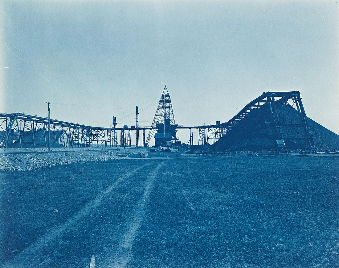 (AMERICAN CYANOTYPE) Cleveland Iron Mining Co., freight car loading chute. (1 of 1)