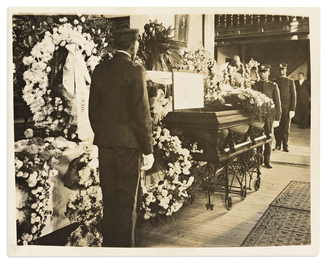 (EDUCATION.) Photographs of Booker T. Washington's funeral. (1 of 1)