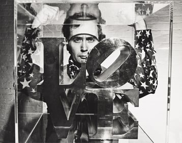 Jack Mitchell, Portrait of the artist Robert Indiana, silver print.1970.