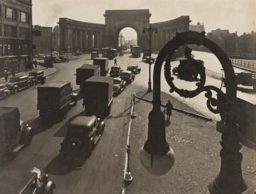 Esther Bubley, Manhattan Bridge, silver print, 1940.