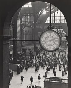 Fritz Neugass, Penn Station, silver print, circa 1950.