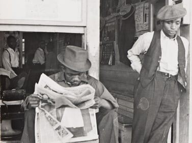 Helen Levitt. N.Y (Man reading newspapers) * Coney Island (People staring). 1938 and circa 1950s;