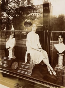 EugËne Atget. Coiffeur, Avenue de l'Observatoire, Paris. 1926.