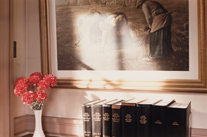 William Eggleston. Untitled (books and flowers). 1985.