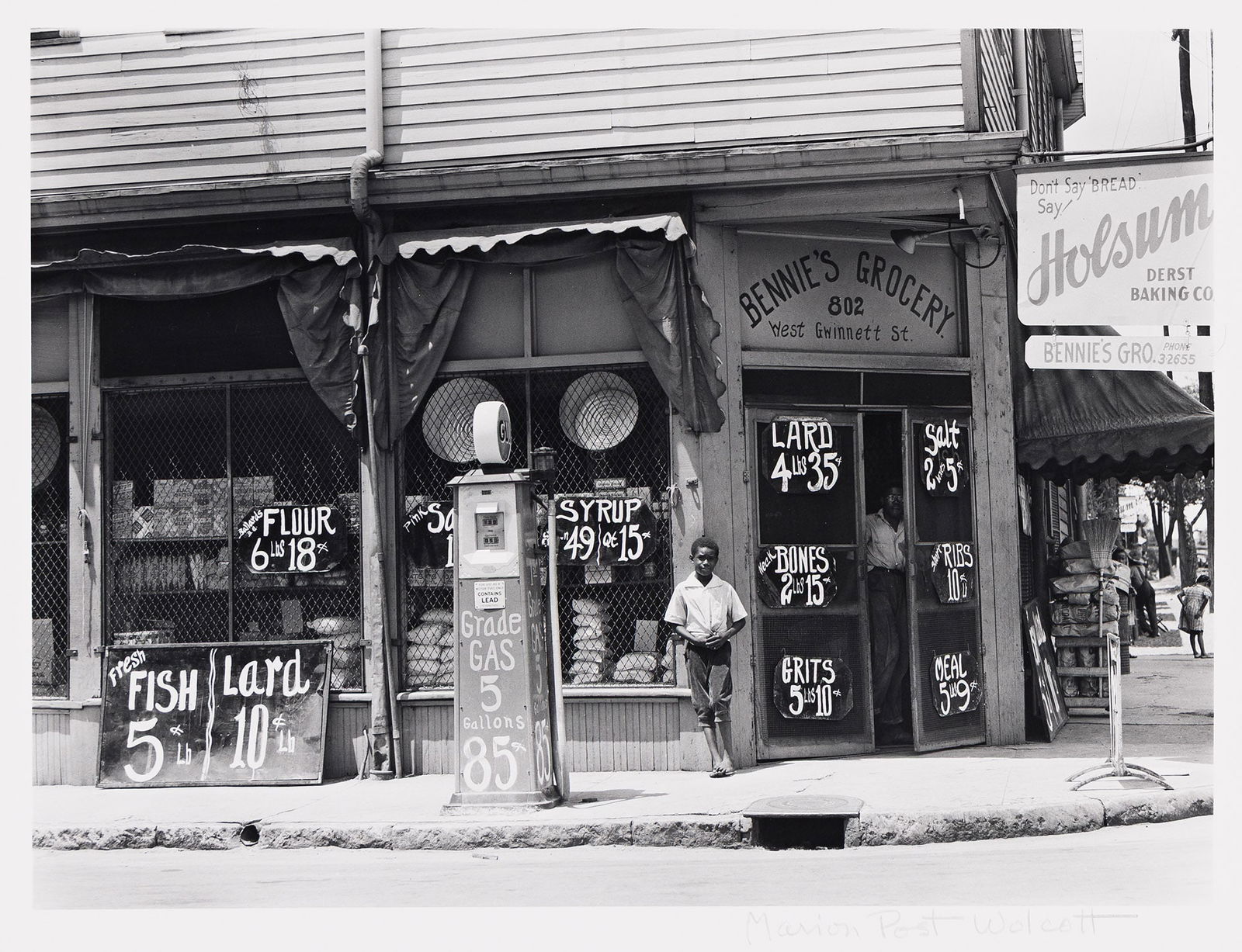 Marion Post Wolcott. Bennie's Grocery Store, in negro section of town, Sylvania, Ga. 1940; printed (1 of 1)