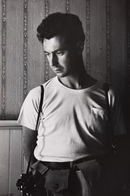 Ernst Haas. Elliott Erwitt with black painted Leica M3, New York. 1961.