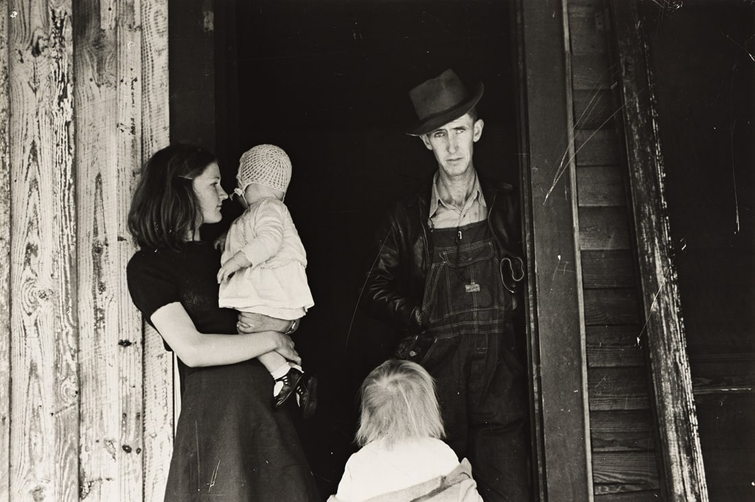 Jack Delano, A family standing in a doorway, 1930s. (1 of 1)