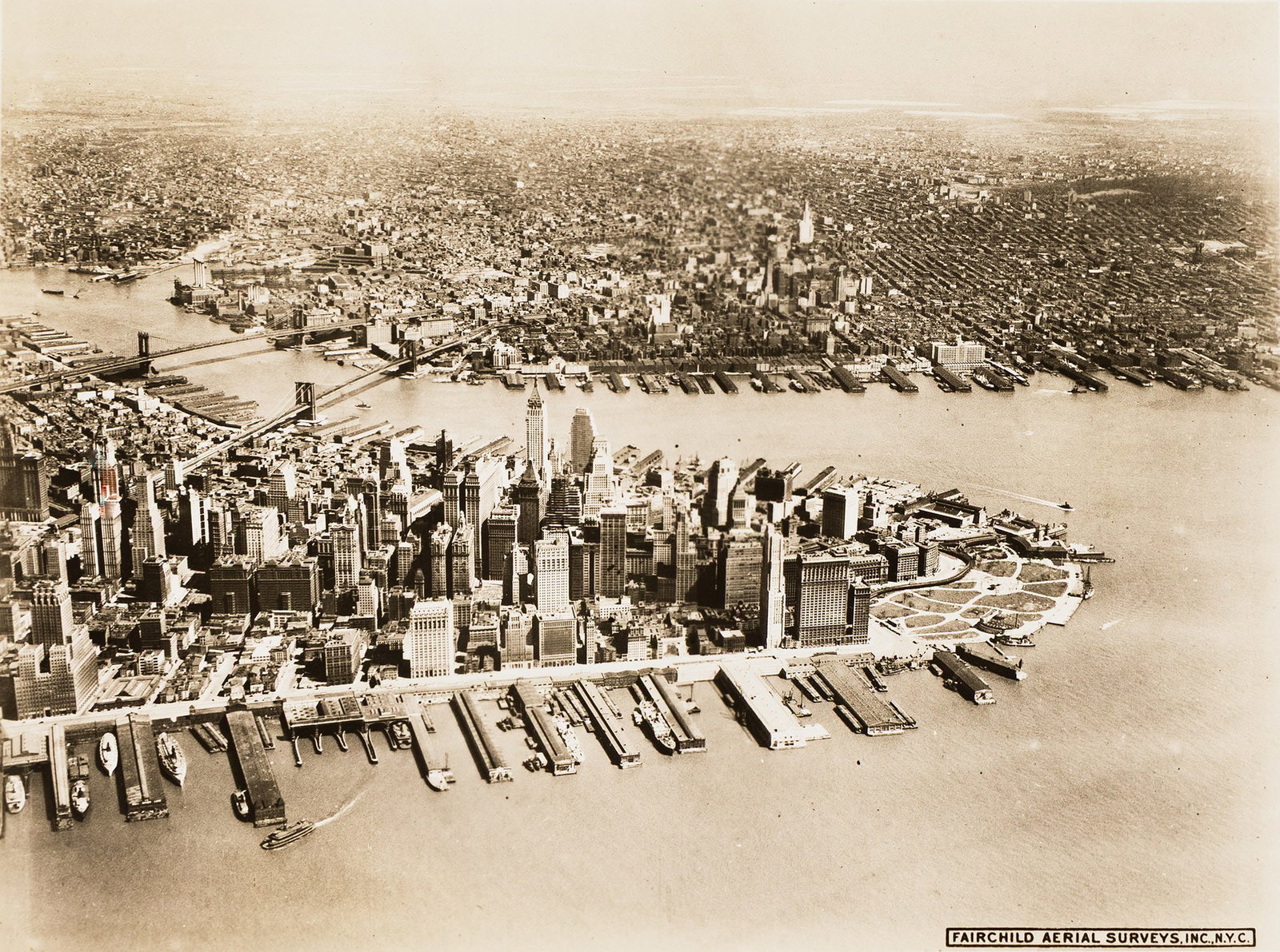 Fairchild Aerial Surveys, A selection of 24 aerial views of New York by Fairchild Surveys, 1923-31. (1 of 5)