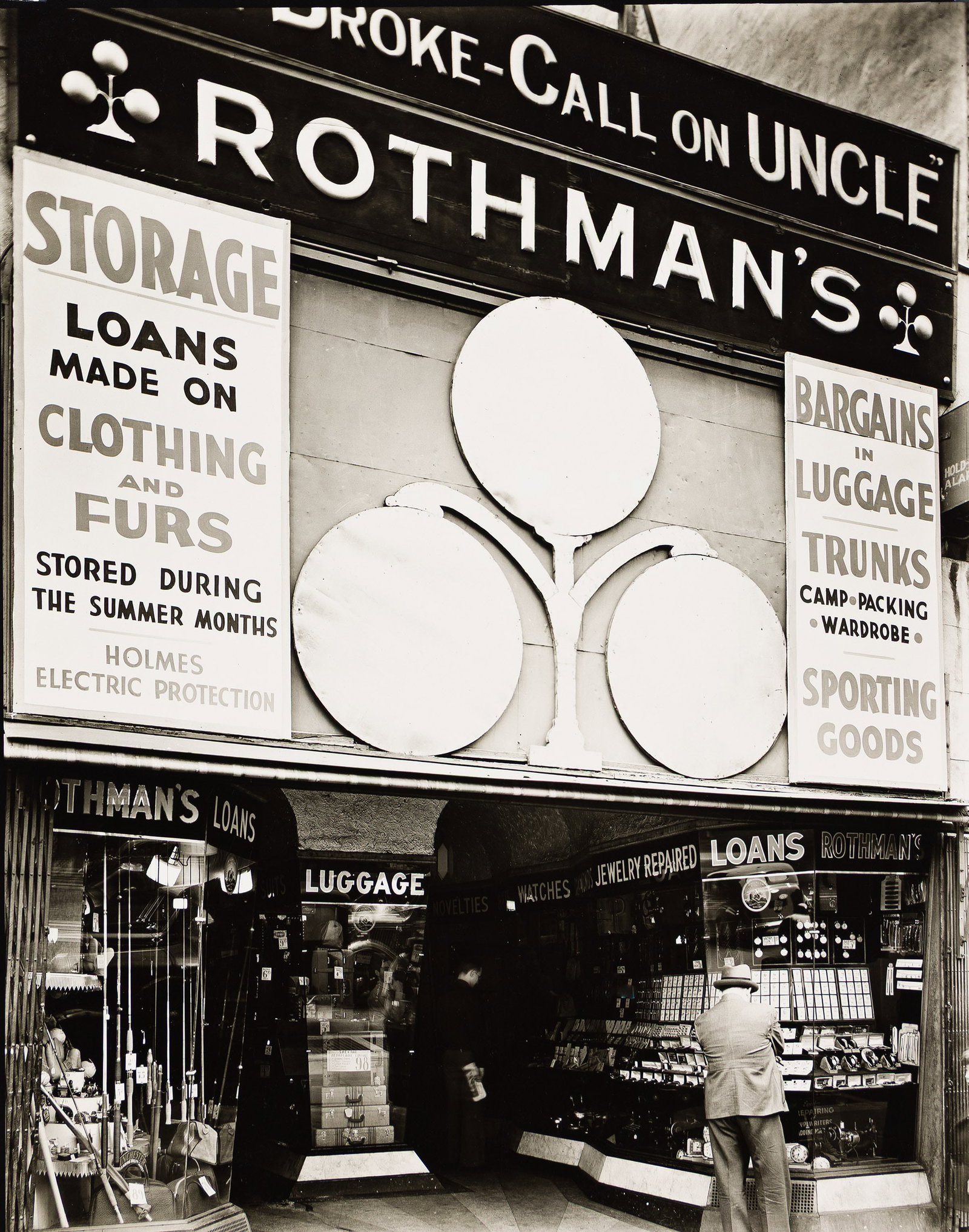 Berenice Abbott, Rothman's Pawn Shop, 149 Eighth Avenue, Manhattan, May 18, 1938. (1 of 1)