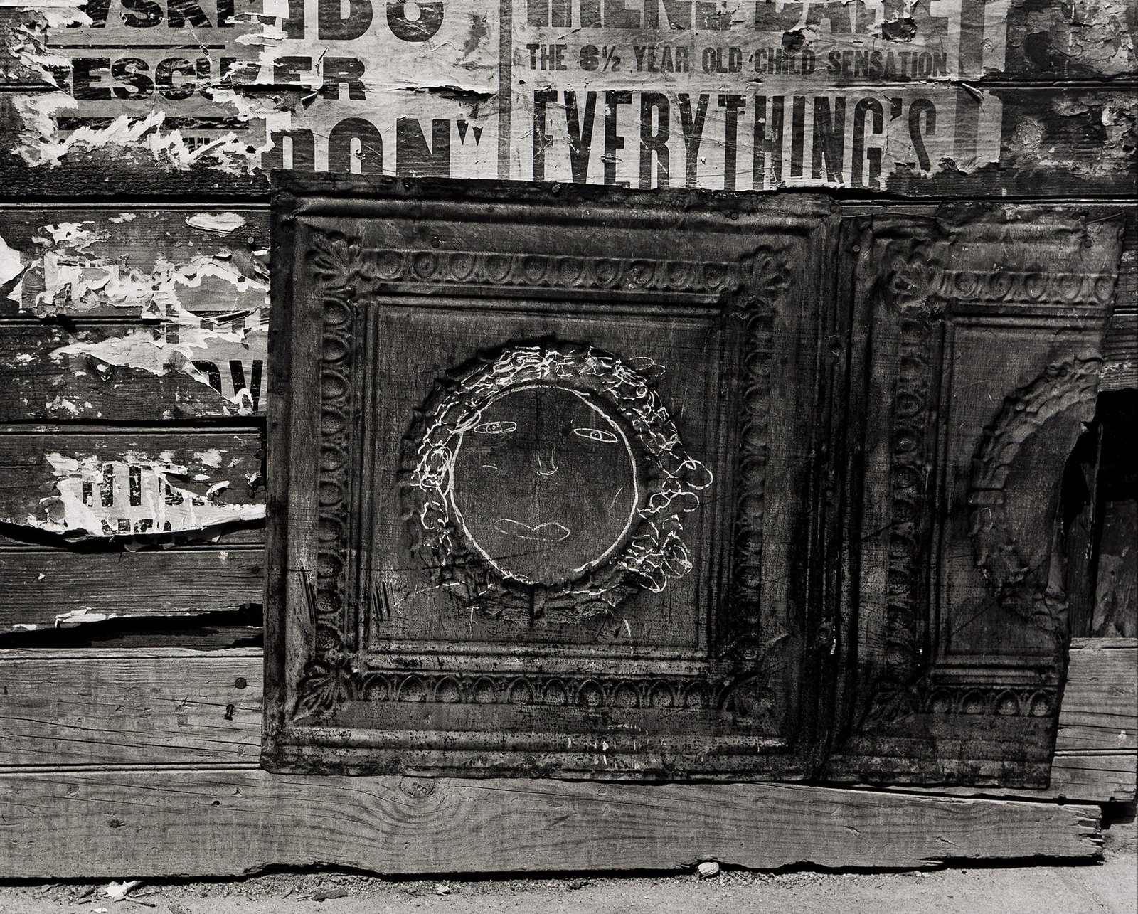 Helen Levitt, Untitled (Face on Tin), N.Y.C, circa 1939; printed 2000. (1 of 1)