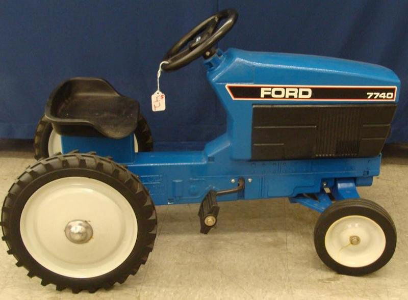 FORD tractor 7740 ERTL made in USA