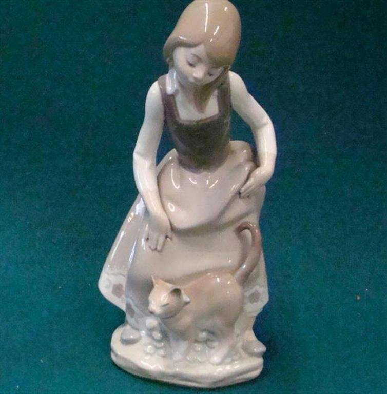 Lladro Figurine