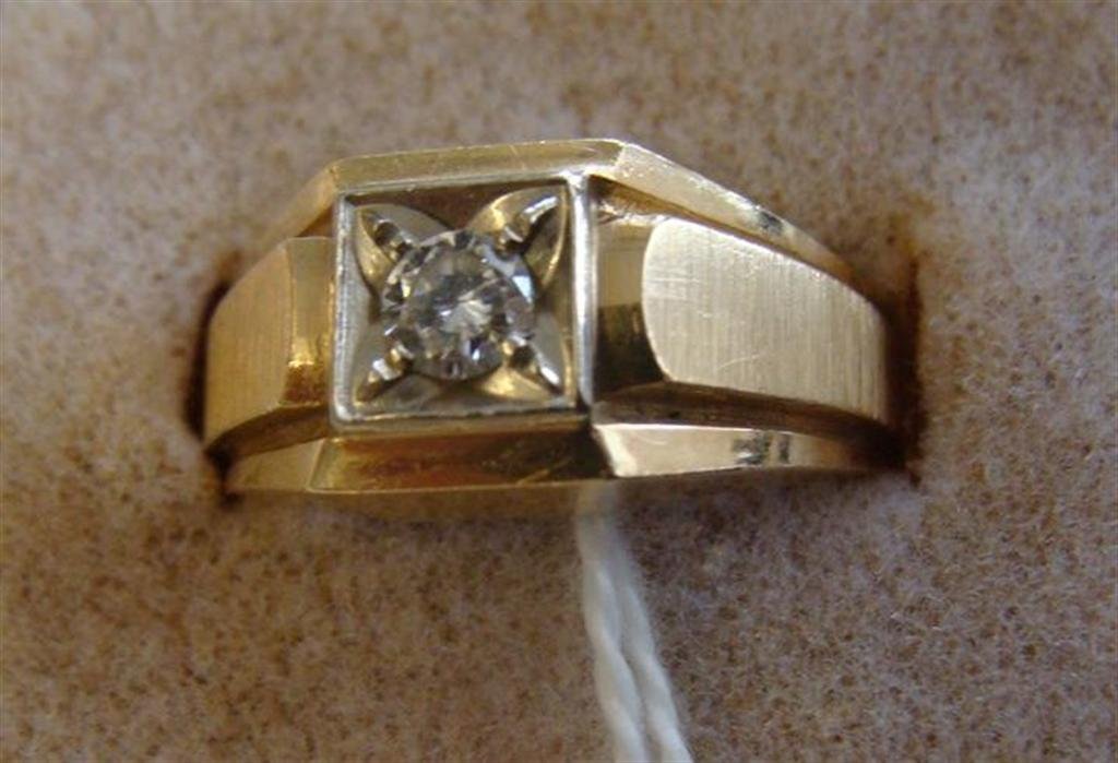 14K Yellow Gold Diamond Solitaire Ring with Brushed: 14K Yellow Gold Diamond Solitaire Ring with Brushed Gold Sides; Size 9.5; 6.1 Grams. Approximately 1/4 ct Center Stone. Auction Estimate $300-400.