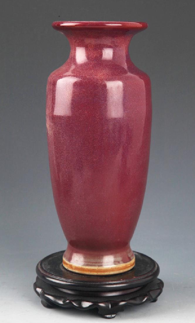 A LARGE RED COLOR PORCELAIN JAR (1 of 5)