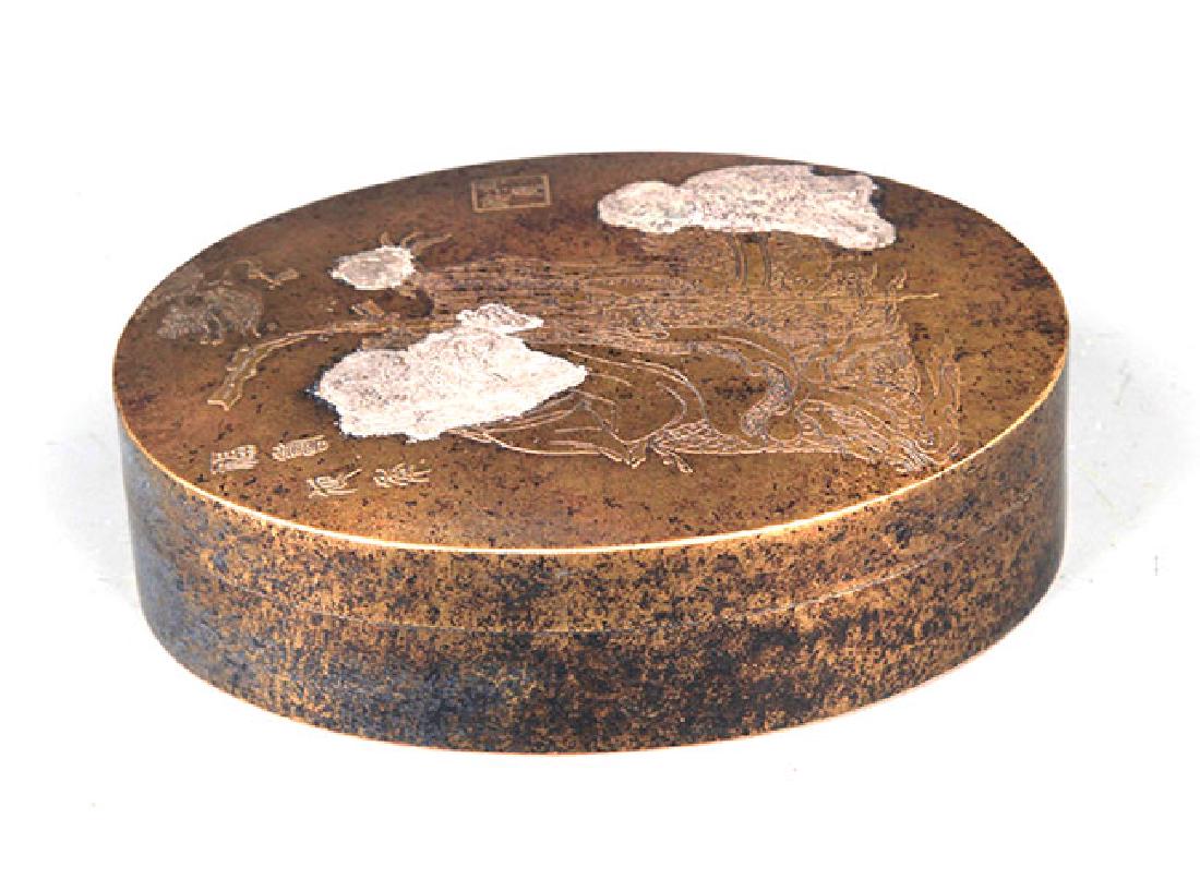 A FINELY CARVED ROUND BRONZE INK BOX (1 of 6)