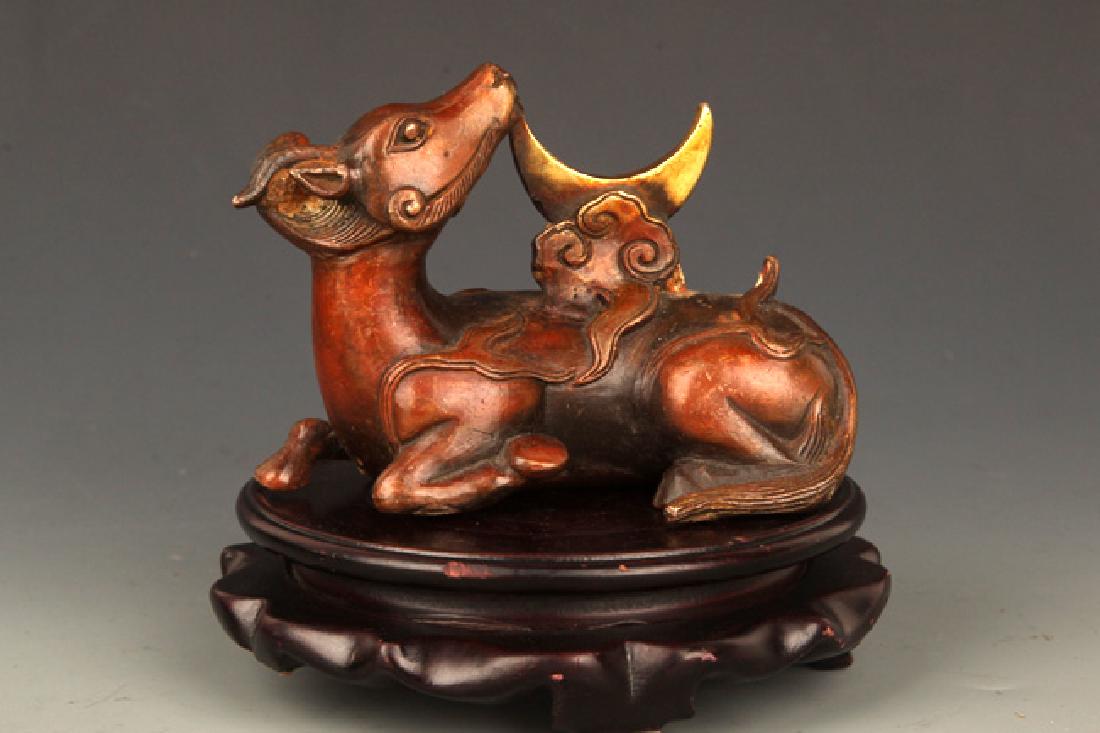 A FINE BULL AND MOON FIGURE BRONZE PEN STAND (1 of 5)