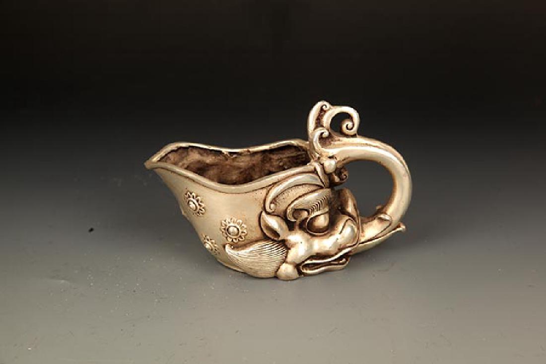 A FINE DRAGON HEAD FIGURE BRONZE CUP (1 of 5)