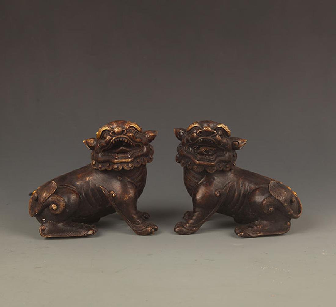 PAIR OF BRONZE LION DECORATION (1 of 6)