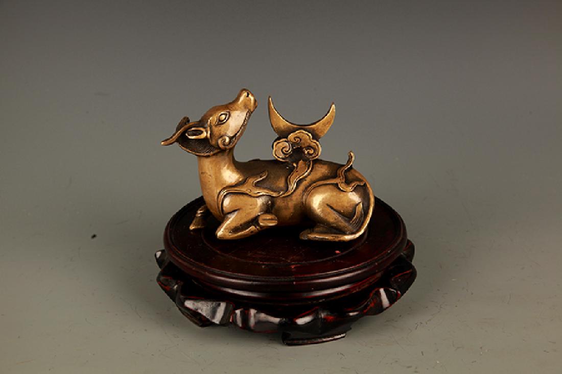 A FINE BULL SHAPE BRONZE PAPER WEIGHT (1 of 5)