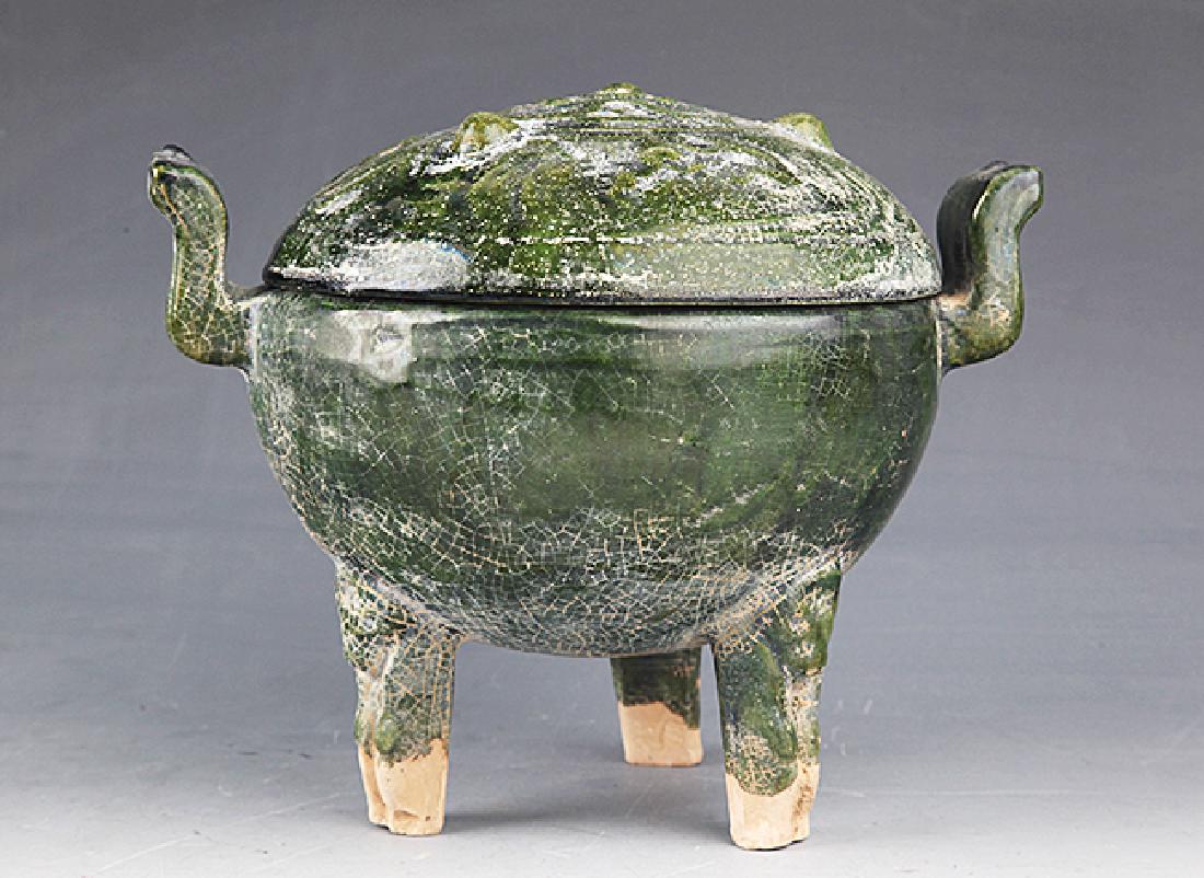 A VERY OLD GREEN COLOR PORCELAIN CENSER: Han Dynasty, Long: 8.5 inch; High: 7.0 inch; Width: 5.85 inch