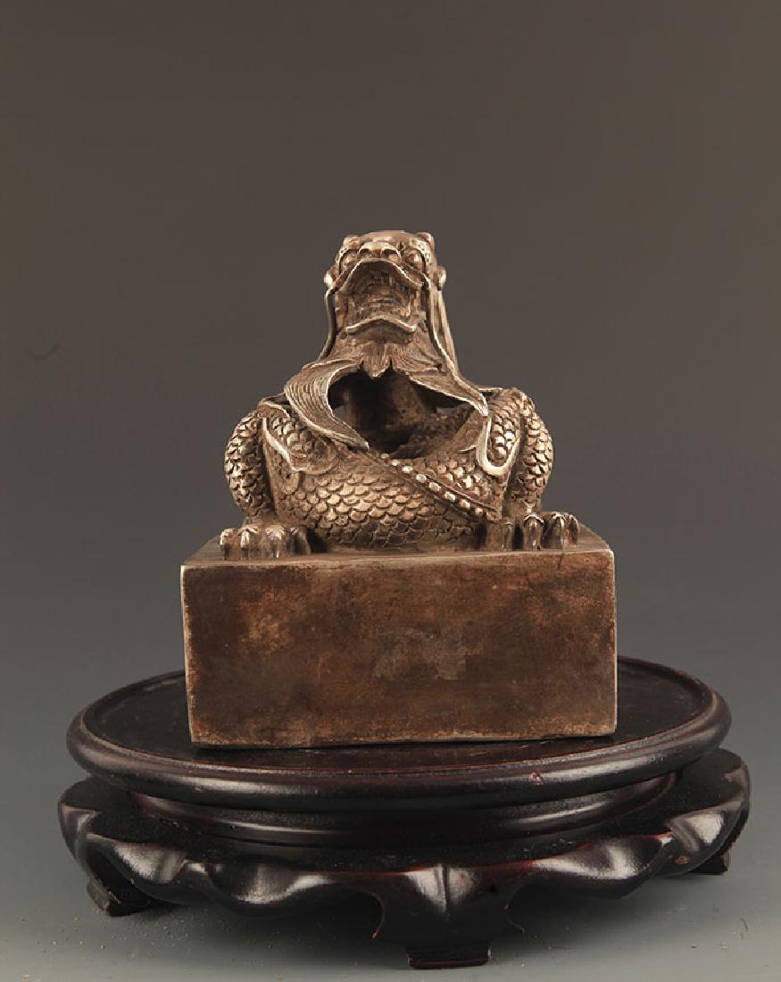 A DRAGON CARVING BRONZE SEAL (1 of 6)
