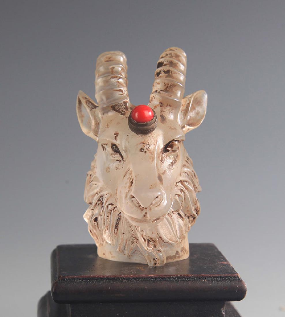 A FINE SHEEP HEAD FIGURE GLASS SNUFF BOTTLE (1 of 5)