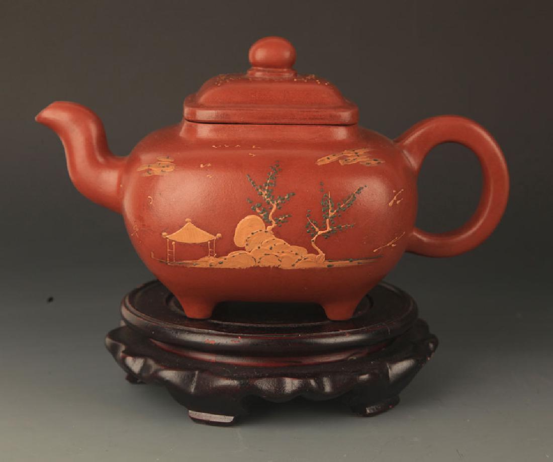 A FINELY PAINTED SQUIRE ZI SHA TEA POT (1 of 4)
